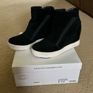 Steve Madden Lazarus black suede wedge sneaker boots